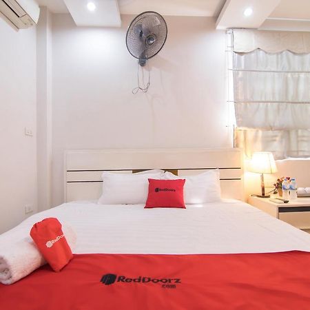 Reddoorz Yen Phu Street Hotel Hanoi Bagian luar foto